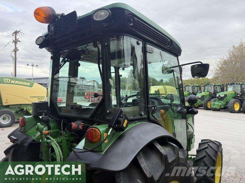 John Deere 5075 GF Trattori