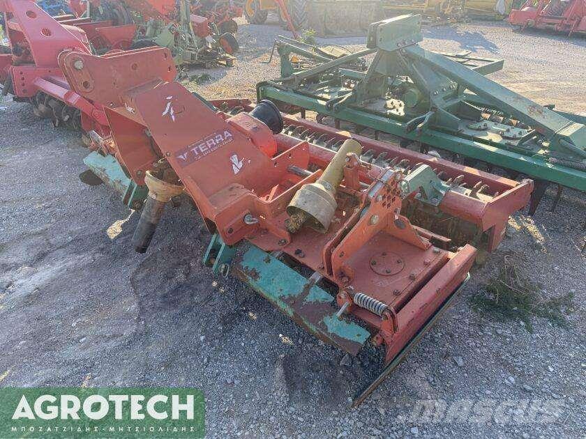 Kverneland NGM 251 Trattori