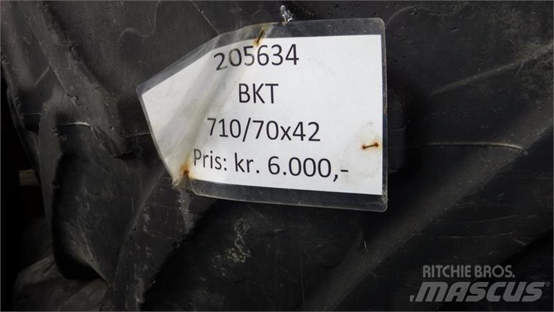 BKT 710/70R42 Pneumatici, ruote e cerchioni