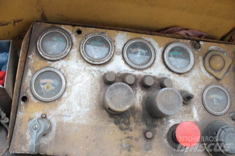 CAT 966 C Pale gommate