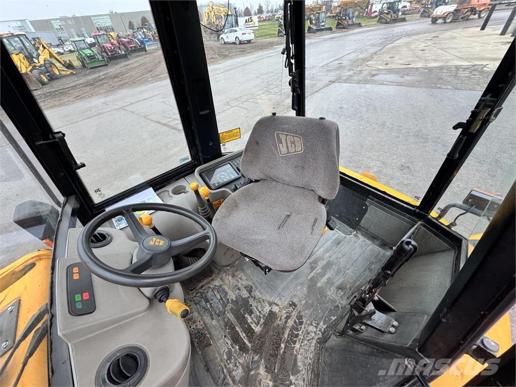 JCB 210SL Pale gommate