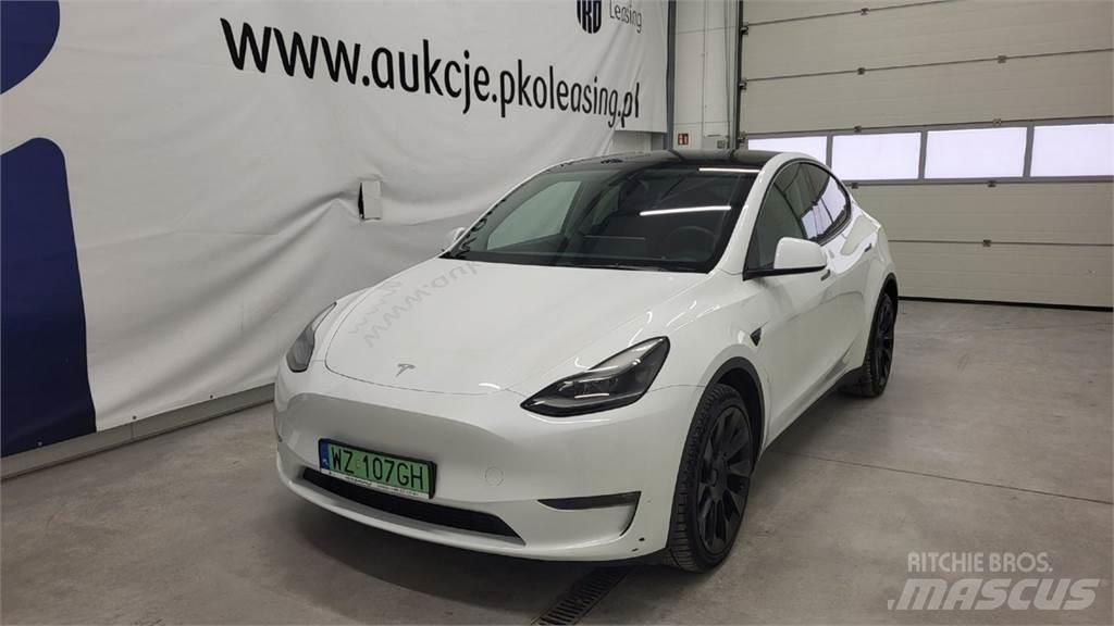 Tesla Y Auto