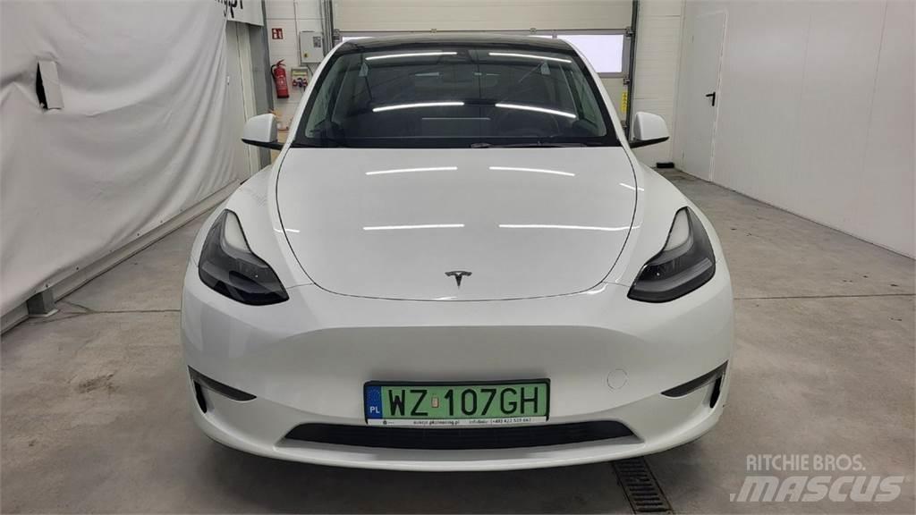Tesla Y Auto