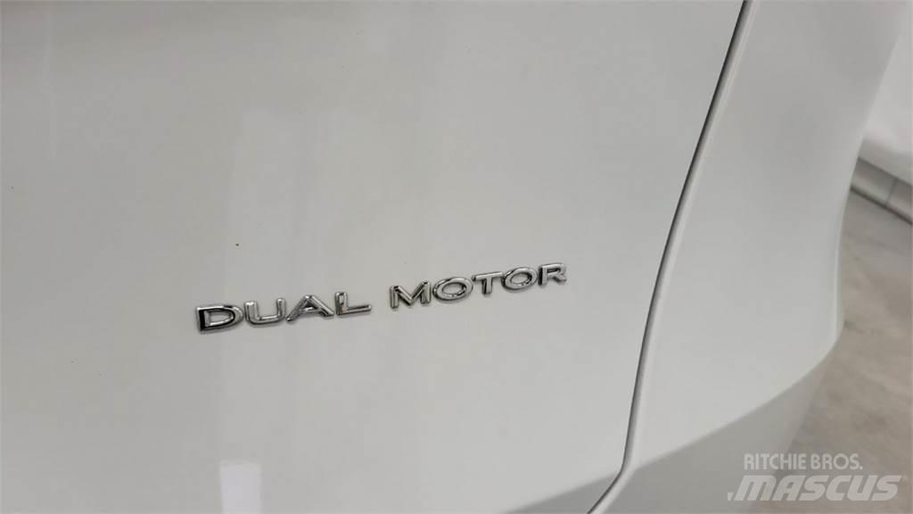 Tesla Y Auto