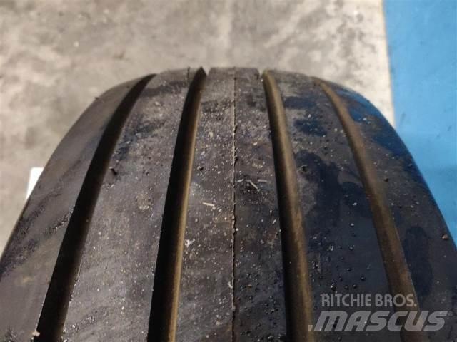  14 11L-14 Pneumatici, ruote e cerchioni