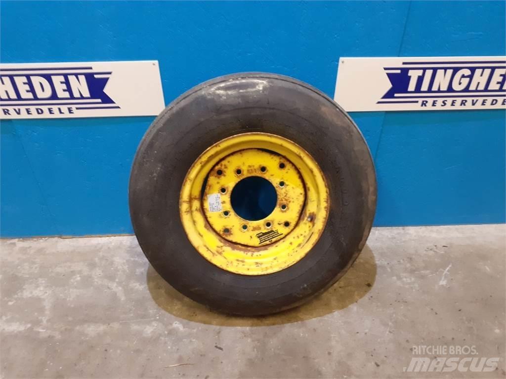  16 7.50-16 Pneumatici, ruote e cerchioni