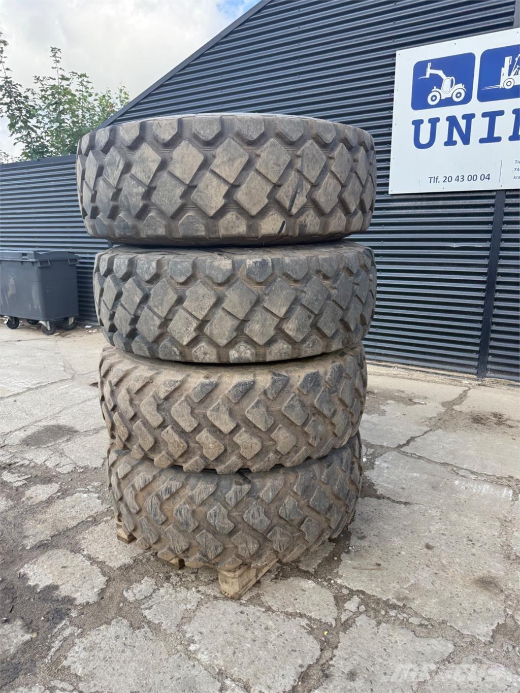  17.5-25 Pneumatici, ruote e cerchioni