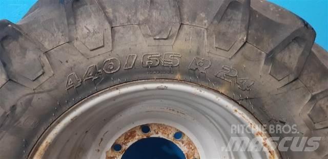  24 440/65R24 Pneumatici, ruote e cerchioni