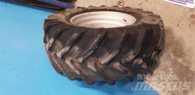  24 440/65R24 Pneumatici, ruote e cerchioni