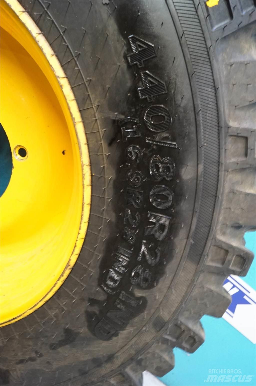  28 440/80R28 Pneumatici, ruote e cerchioni