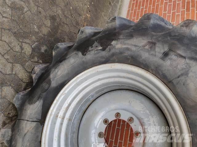 32 800/65R32 Pneumatici, ruote e cerchioni