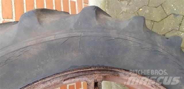  38 13.6R38 Pneumatici, ruote e cerchioni