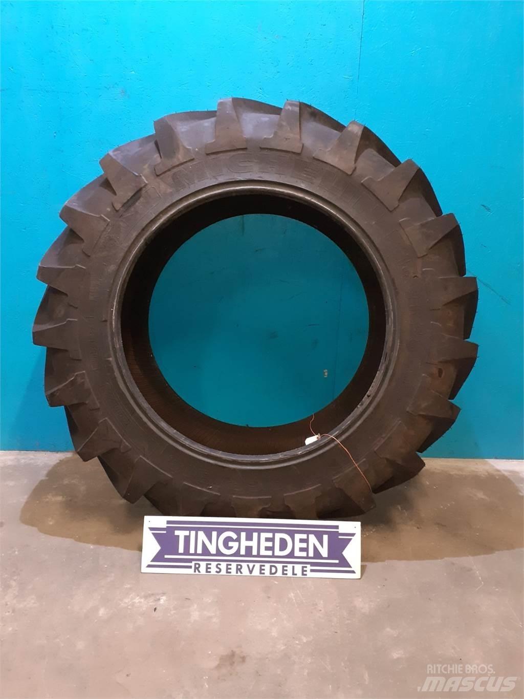  38 16.9R38 Pneumatici, ruote e cerchioni