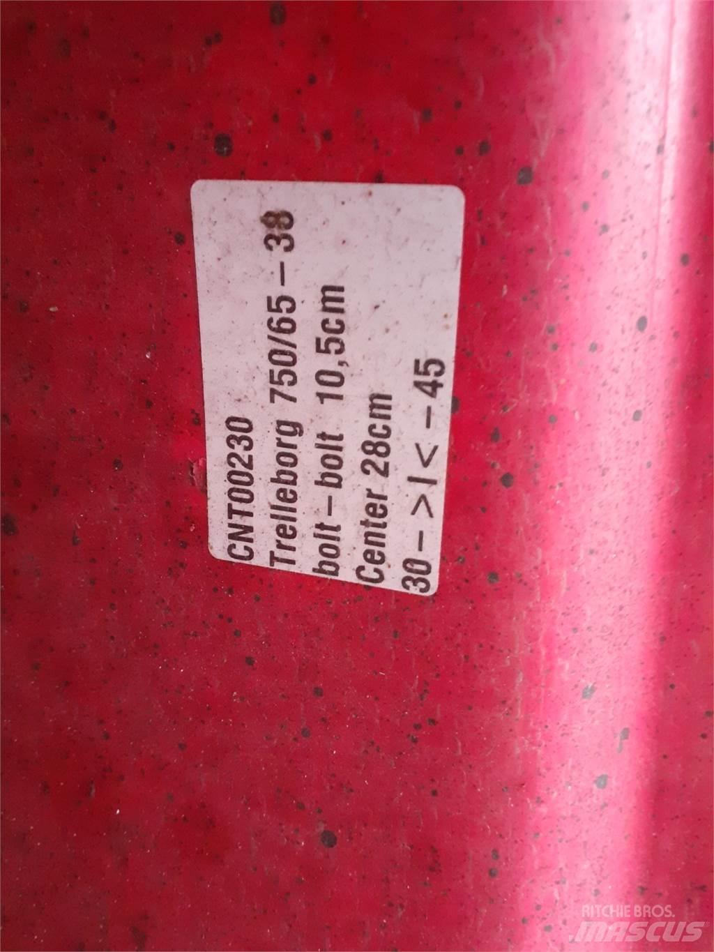  38 750/65R38 Pneumatici, ruote e cerchioni