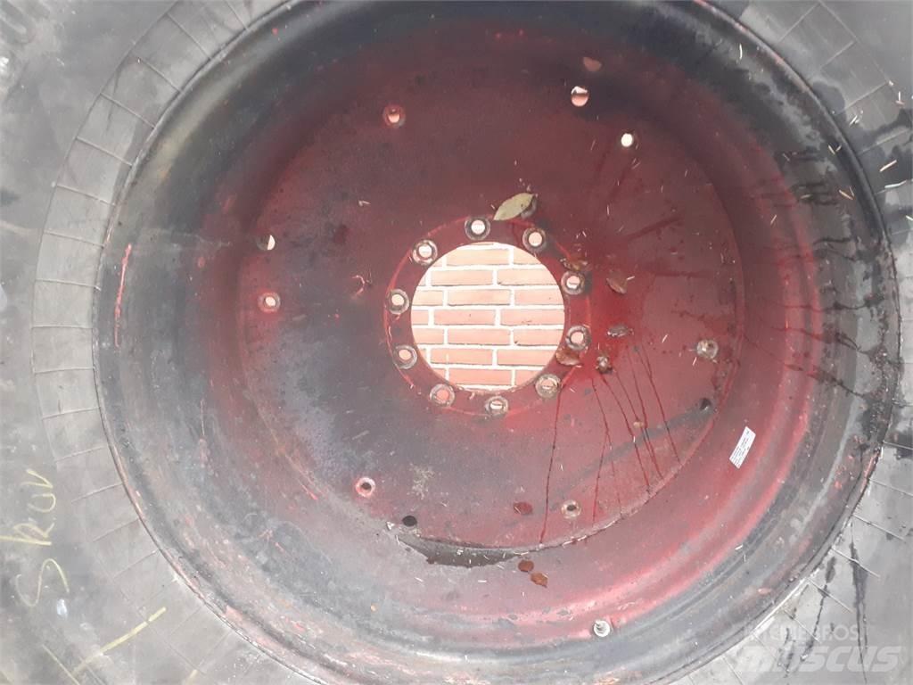  38 750/65R38 Pneumatici, ruote e cerchioni