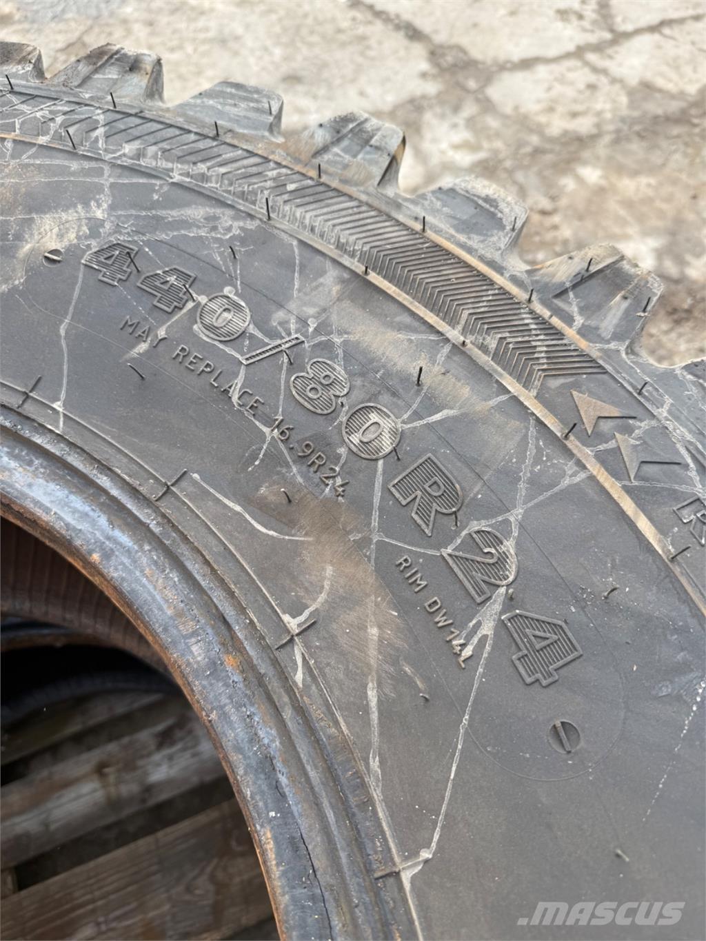  440/80-24 Pneumatici, ruote e cerchioni