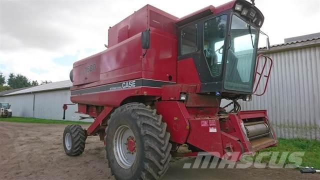 CASE 1680 Mietitrebbiatrici