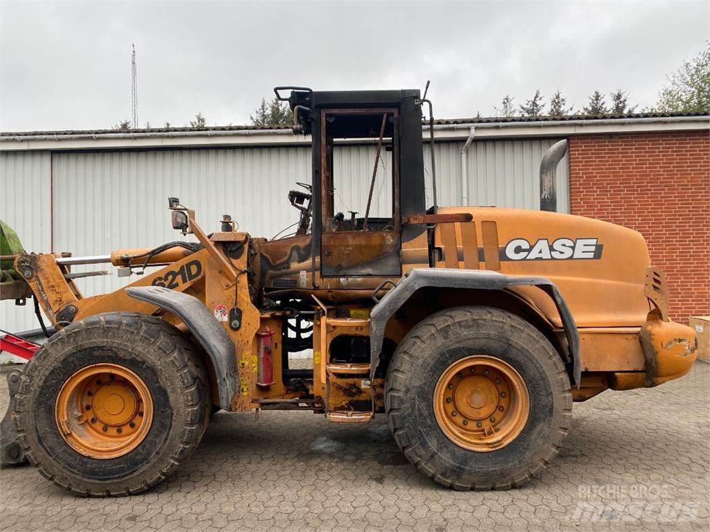 CASE 621D Pale gommate