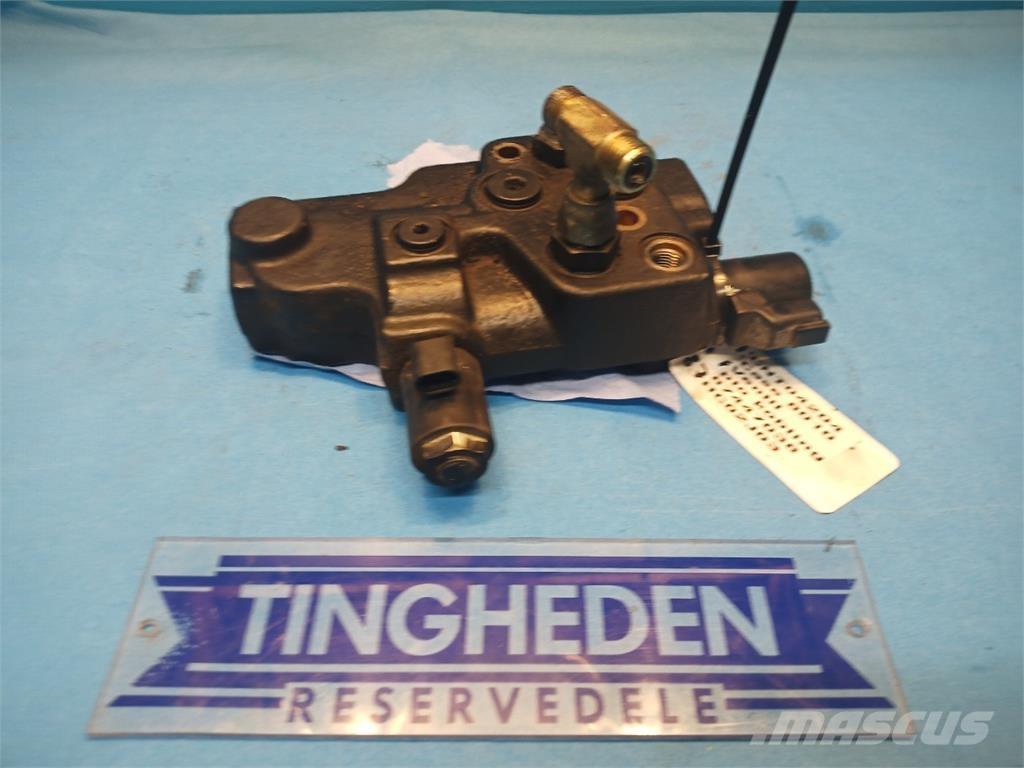 CASE 8010 Componenti idrauliche