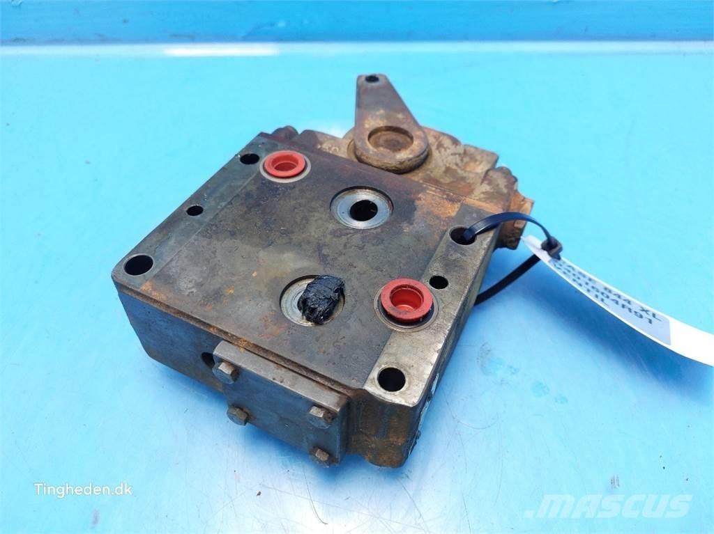 CASE 844XL Componenti idrauliche