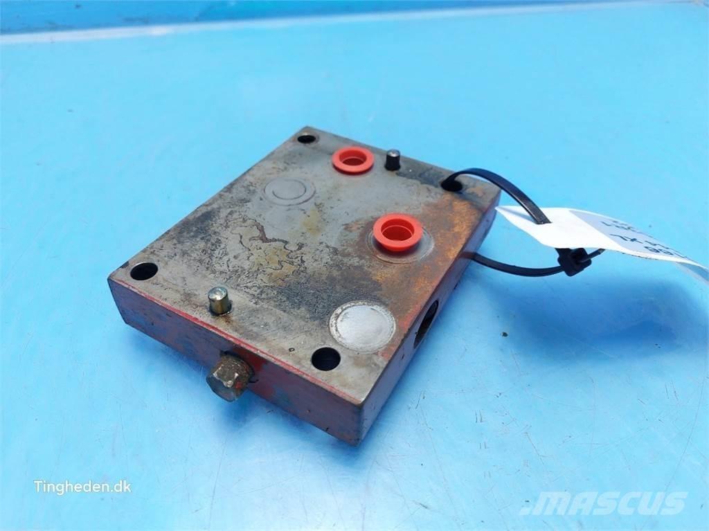 CASE 844XL Componenti idrauliche
