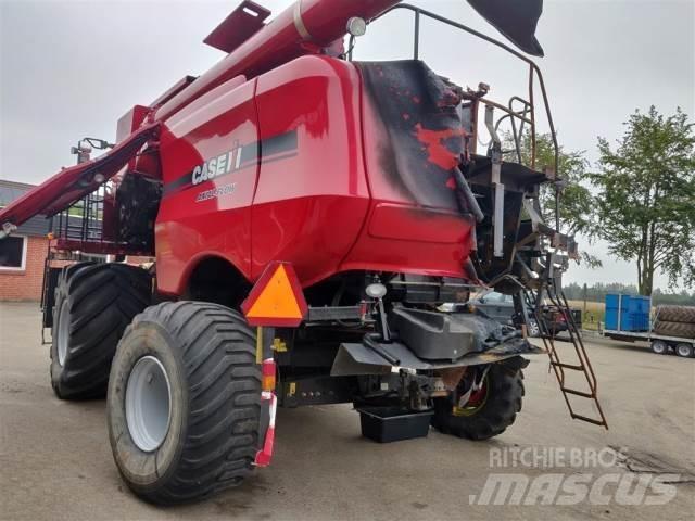 Case IH 8010 Mietitrebbiatrici