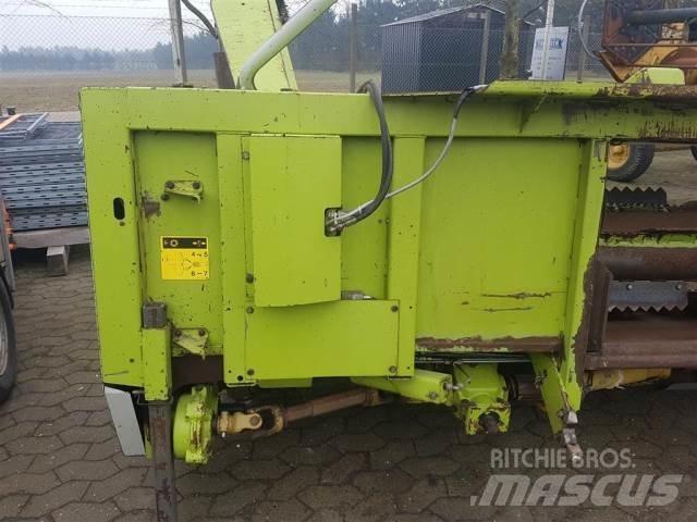 CLAAS 6218 8R Trince semoventi