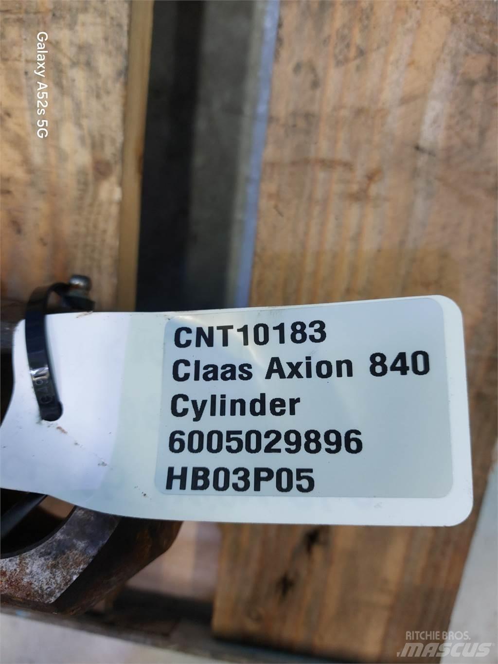 CLAAS Axion 840 Componenti idrauliche