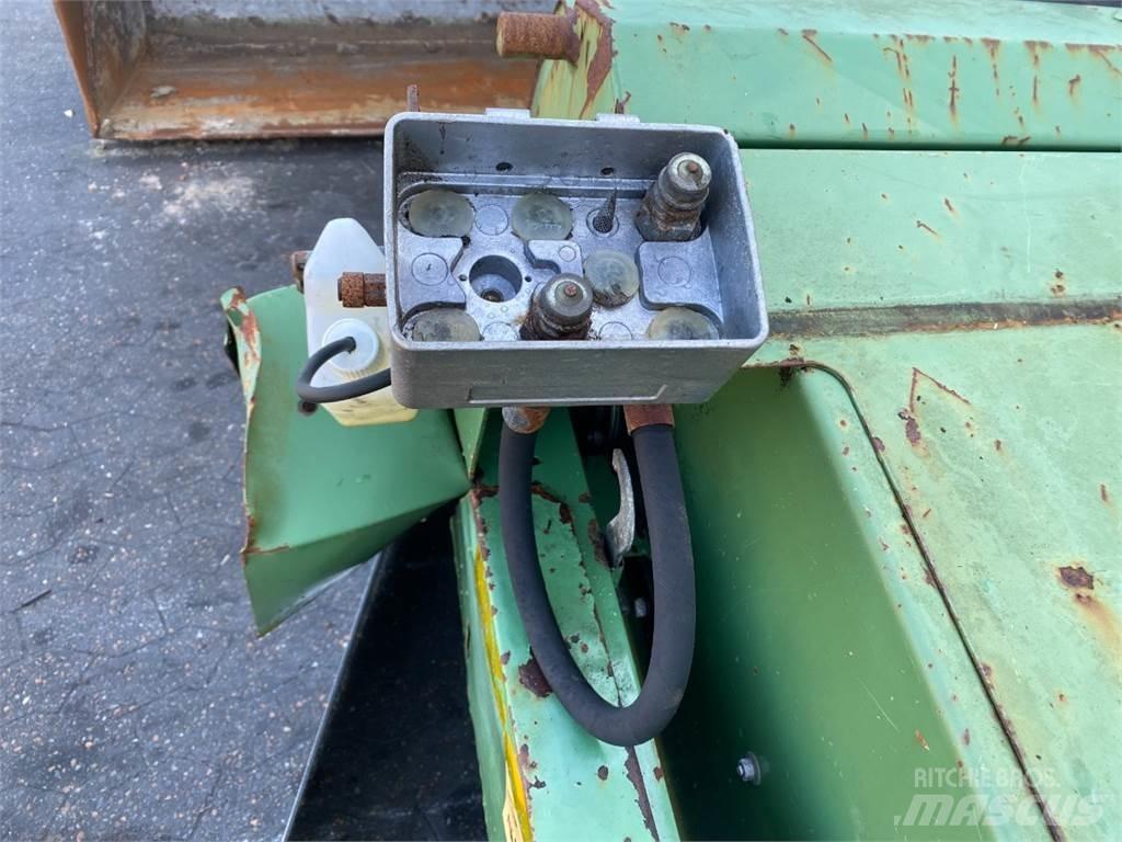 Fendt 8350 Accessori per mietitrebbiatrici