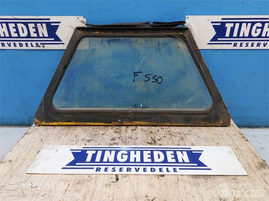 Ford 550 Cabine e interni