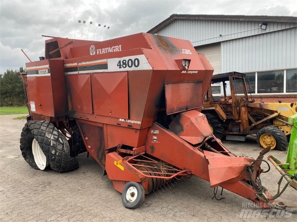 Hesston 4800 Presse quadre