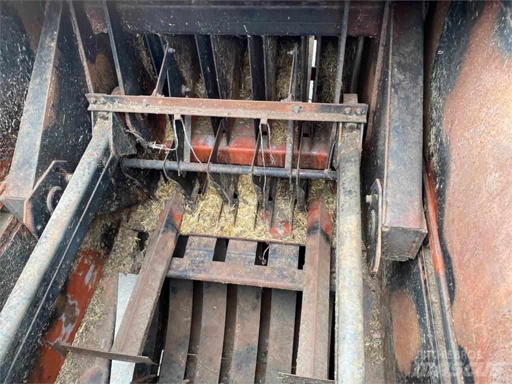 Hesston 4900 Presse quadre