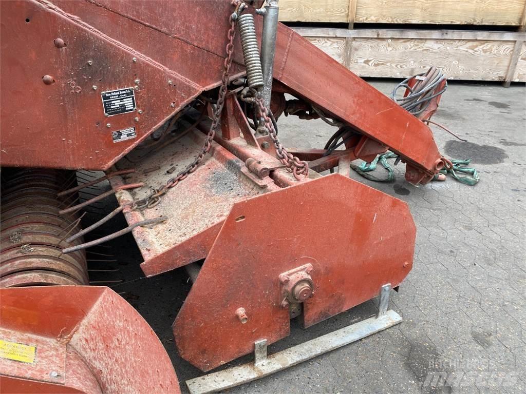 Hesston 4900 Presse quadre