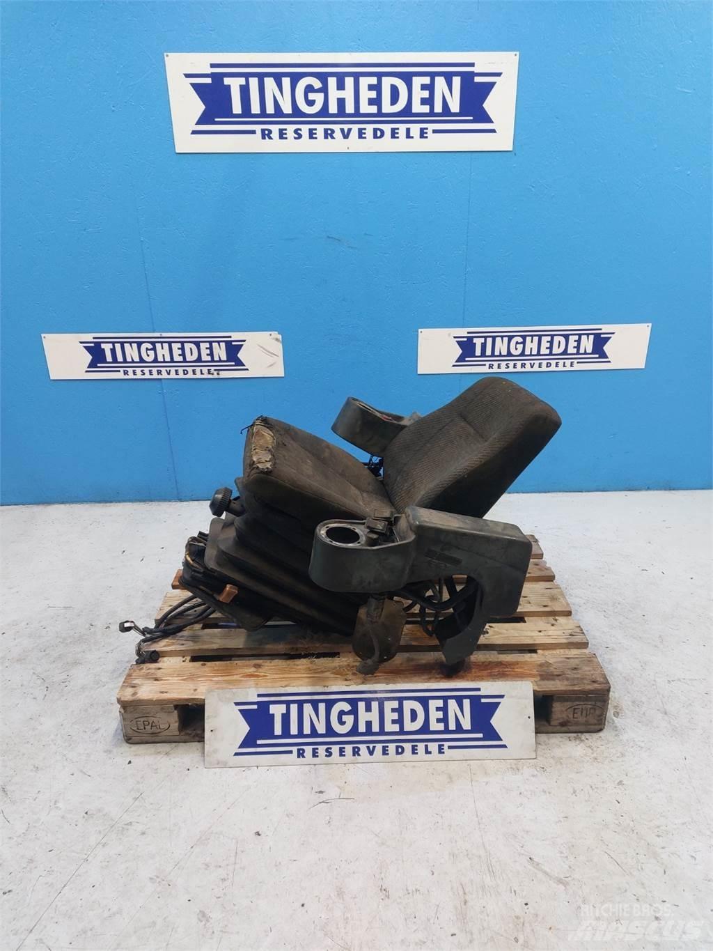 Hydrema 906B Cabine e interni