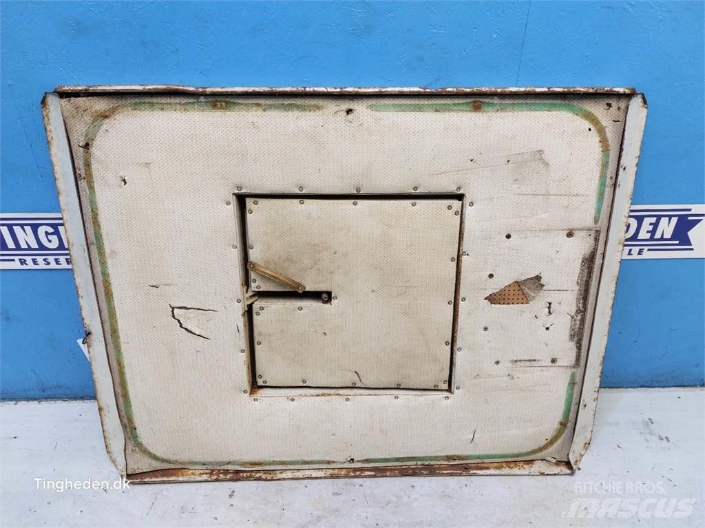 John Deere  Cabine e interni