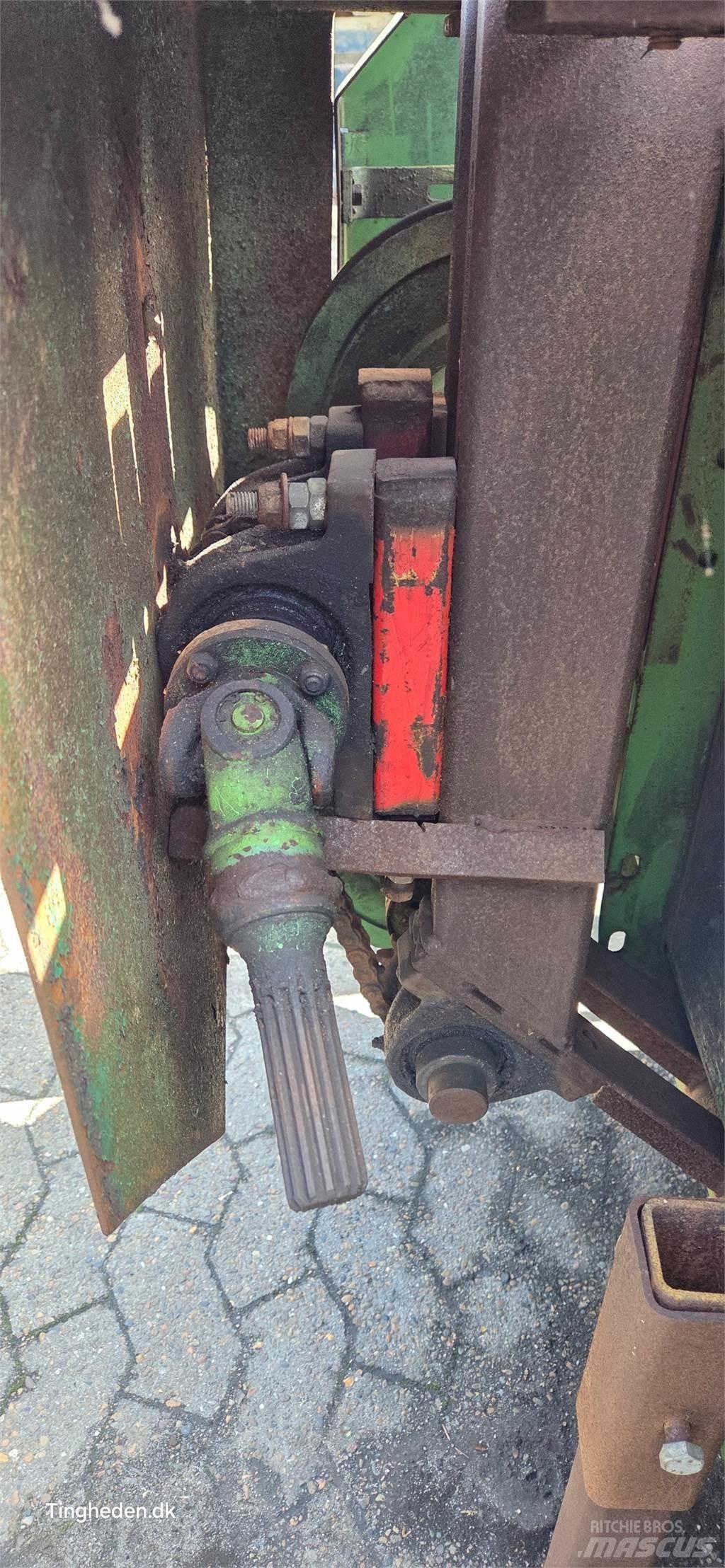 John Deere  Accessori per mietitrebbiatrici