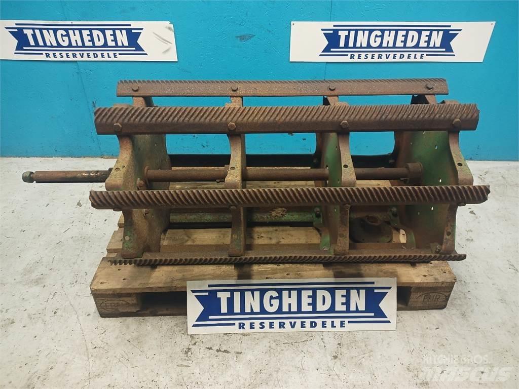 John Deere 1042 Accessori per mietitrebbiatrici
