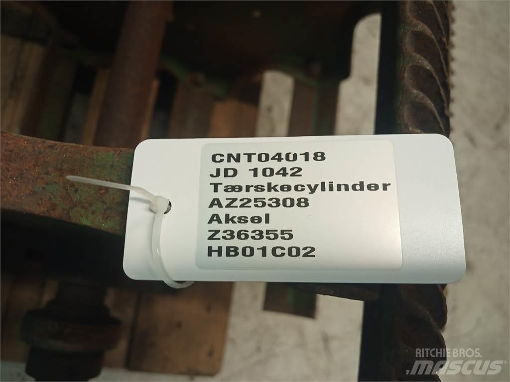 John Deere 1042 Accessori per mietitrebbiatrici