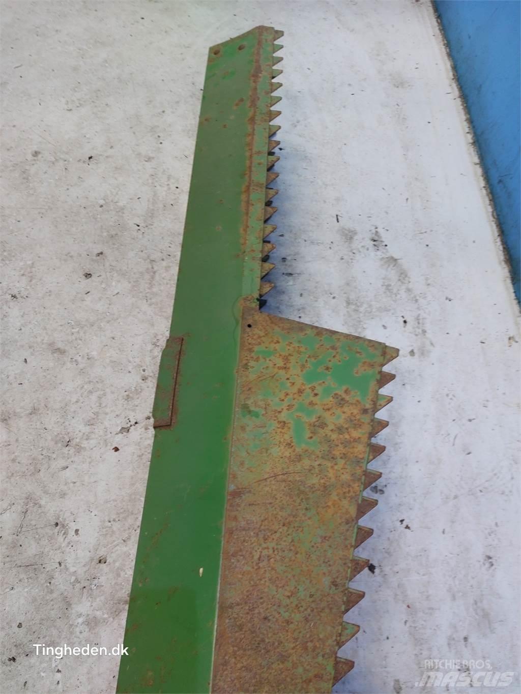 John Deere 1042 Accessori per mietitrebbiatrici