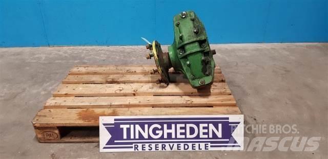 John Deere 1065 Accessori per mietitrebbiatrici
