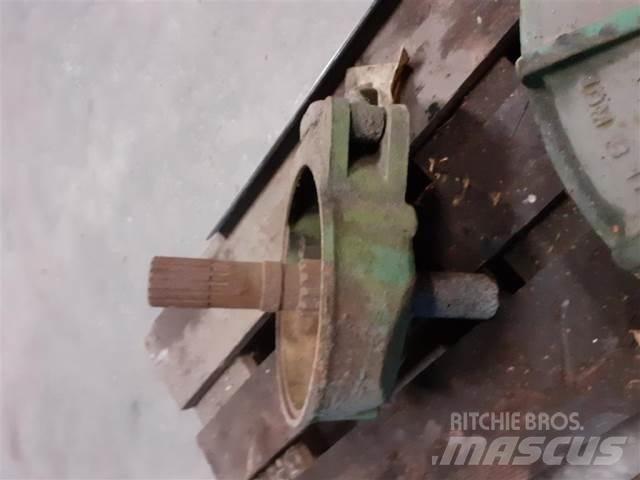 John Deere 1065 Accessori per mietitrebbiatrici