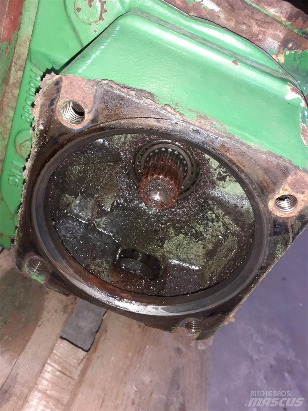 John Deere 1075 Trasmissione