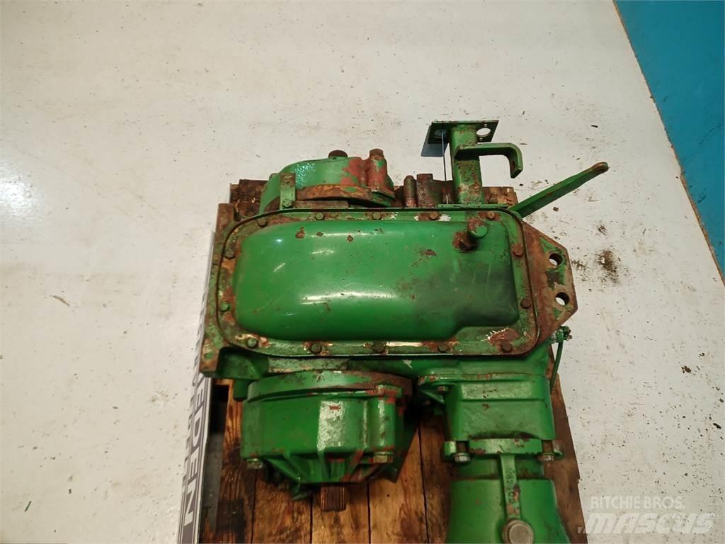 John Deere 1075 Trasmissione