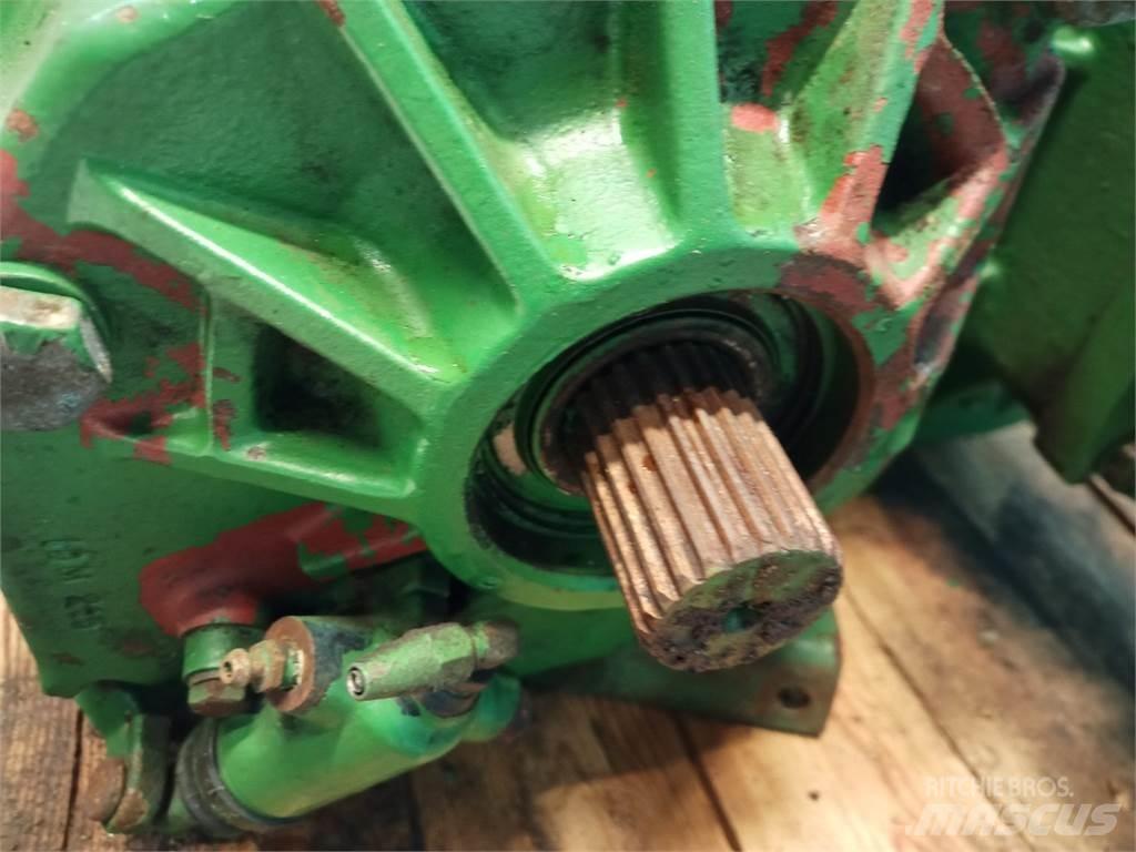 John Deere 1075 Trasmissione