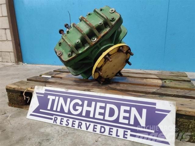 John Deere 1085 Accessori per mietitrebbiatrici