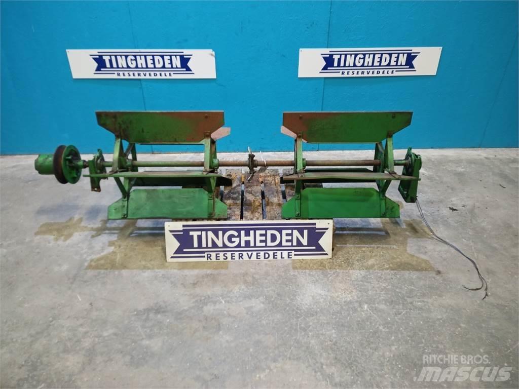 John Deere 1085 Spargisabbia e spargisale