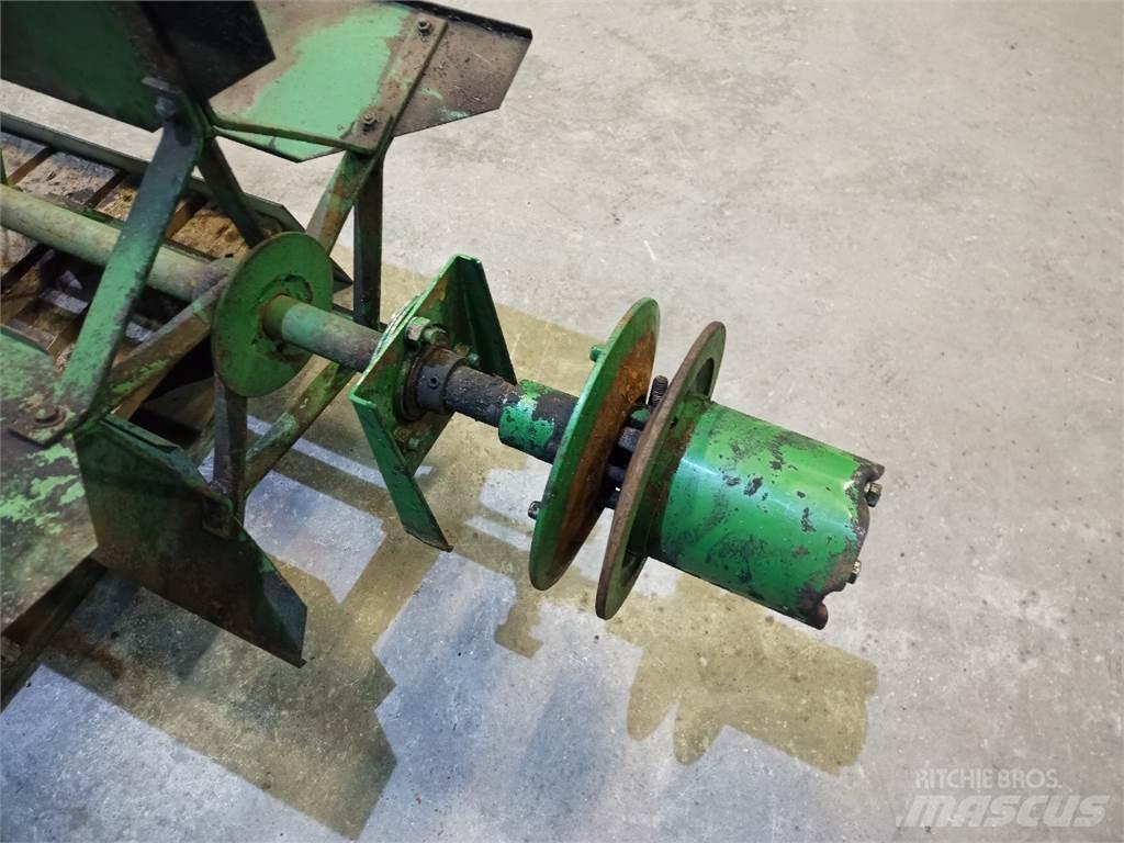 John Deere 1085 Spargisabbia e spargisale