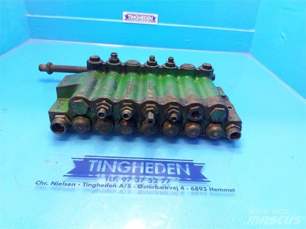 John Deere 1085 Componenti idrauliche