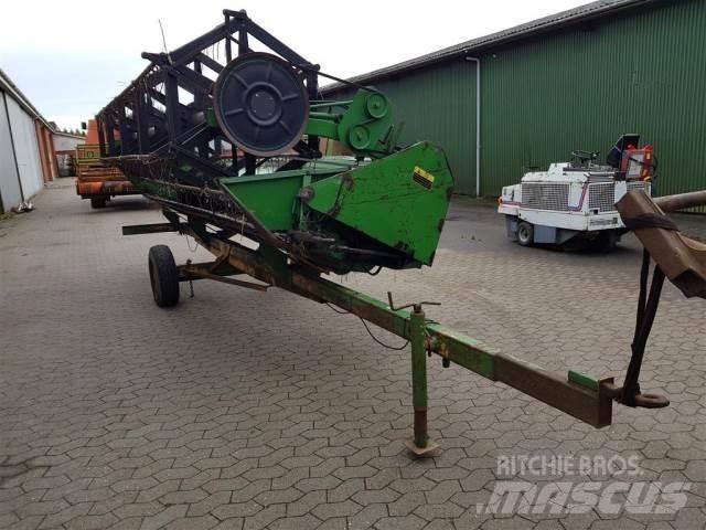 John Deere 16 Accessori per mietitrebbiatrici