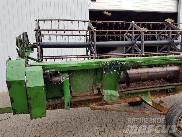 John Deere 16 Accessori per mietitrebbiatrici